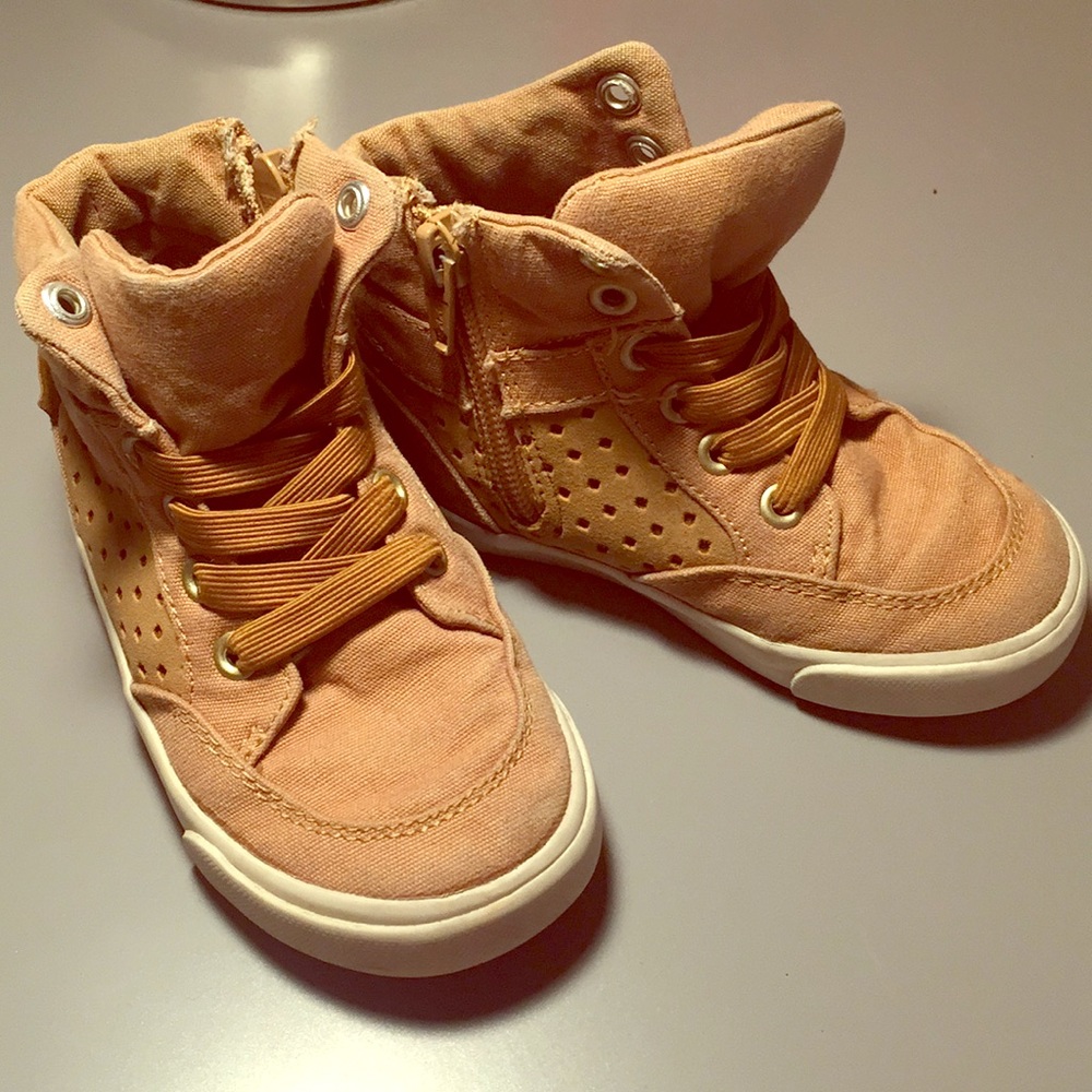 Old Navy Street High Performance Sneakers